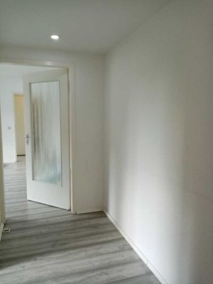gepflegte 3-Zimmmer-Küche-Bad Wohnung;