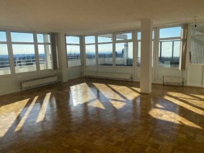 Geräumige 3-Zimmer -Dachgeschosswohnung mit wunderschönem Ausblick