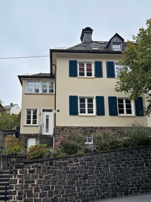 Doppelhaushälfte mit Anbau (Massivbau)