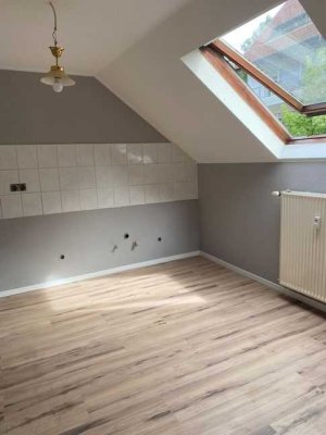 Ansprechende und vollständig renovierte 4-Raum-Wohnung in Wuppertal