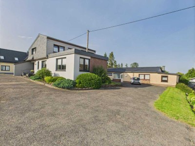 Zwei Häuser ein Preis- Mehrgenerationshaus mit 3 Wohnungen !