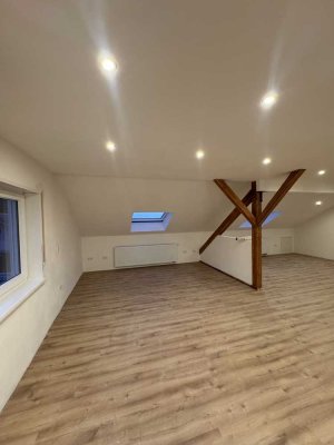 Erstbezug nach Sanierung mit Balkon: ansprechende 2-Zimmer-Terrassenwohnung in Bruchweiler-Bärenbach