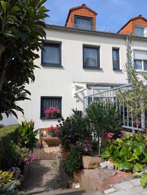 Modernisiertes Reihenhaus mit Blick in die Rheinebene - ohne Makler