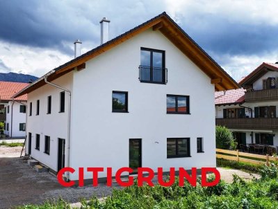 Benediktbeuern im idyllischen Voralpenland - Großzügige Neubau-DHH mit sonnigem Garten