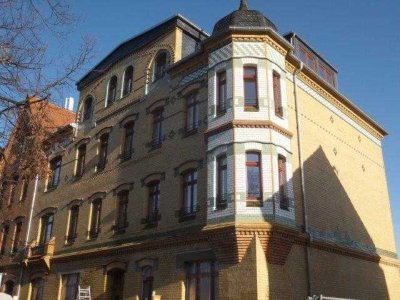 STILVOLL sanierte 3-Z-WOHNUNG mit Balkon, EBK, Fußbodenheizung und Pkw-Stellplatz