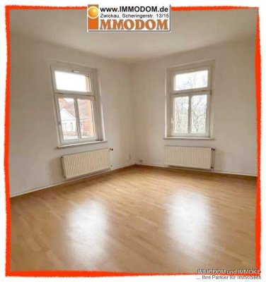 2-Zimmer-Wohnung im Dachgeschoss mit PKW-Stellplatz am Haus zu vermieten!
