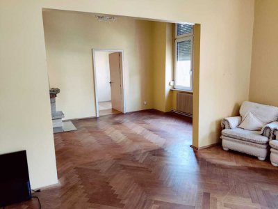 4 Zimmer Altbau Wohnung in Bestlage