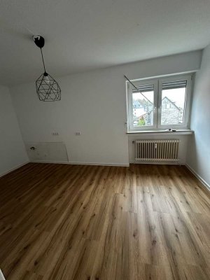Erstbezug nach Modernisierung - 2-Zimmer-Wohnung mit Balkon in Siegen