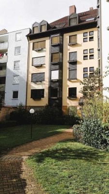 3,5-Raum-Wohnung mit guter Innenausstattung und Balkon in Nürnberg