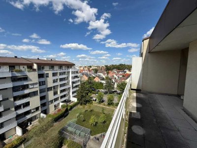Einzigartiges Penthouse in Augsburg-Pfersee - Rundum-Terrasse - renovierungsbedürftig - Tiefgarage