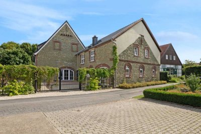 Restaurierter Resthof - ideal zur Pferdehaltung - mit zwei Häusern, Remise und Schwimmteich