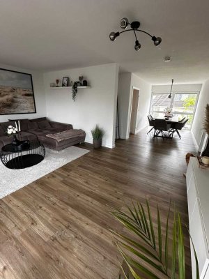 Moderne 3-Zimmerwohnung mit Balkon, Garage und Stellplatz