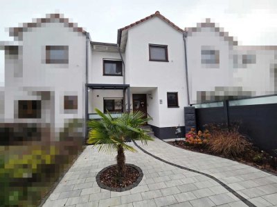 Familienfreundliches, modernes, Raumwunder mit 6-Zimmern
Großes Reihenmittelhaus -3-er Gruppe,