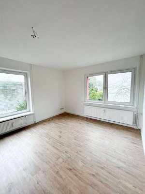 Für Sie mit Mietergarten - sanierte 4-Raum-Wohnung mit EBK