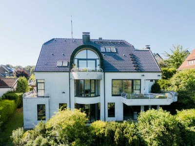 Einzigartige Architektenvilla im Essener Süden. Ein Meisterstück aus Licht & Raum.