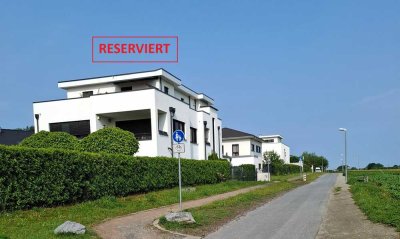 RESERVIERT: Moderne große Maisonettewohnung  mit umlaufender Dachterrasse und 2 Balkonen