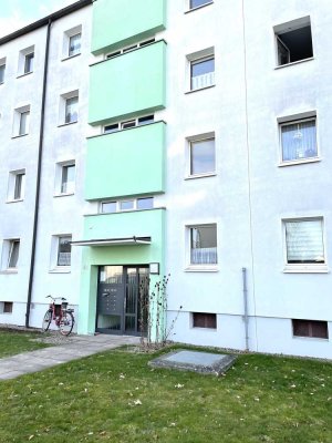 Attraktive 1-Raum-Wohnung mit separater EBK, modernem Duschbad und Balkon in Hameln