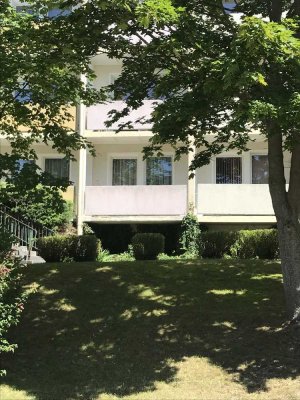Ein-Raum-Wohnung mit Balkon, Dusche und Aufzug zu vermieten