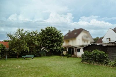 Niederkassel-Rheidt – Die Lage macht’s! Verkauf eines Grundstückes mit Efh und mehr