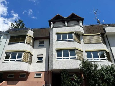 1,5-Zimmer-Erdgeschosswohnung mit Loggia, Keller und Stellplatz in guter Lage