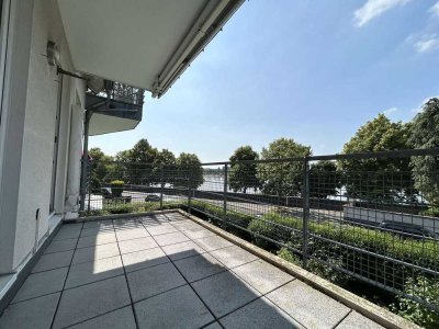 Den Rhein im Blick - gut aufgeteilte 2-Zimmer-Wohnung mit Balkon & Stellplatz
