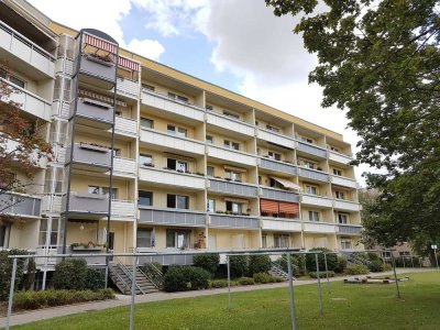 ***Einziehen und wohlfühlen"*** Schön geschnittene, frisch sanierte 2-Raumwohnung mit Balkon