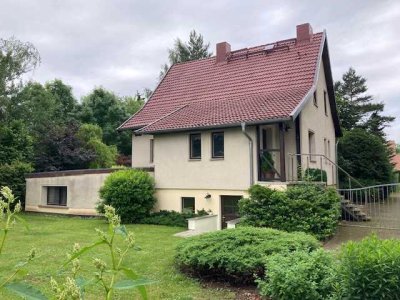 EFH mit Anbau für Praxis, Büro oder EL-Wohnung auf wunderschönem parkähnlichen