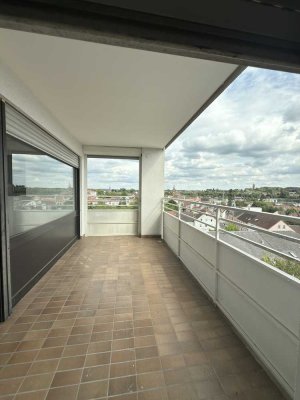 Helle, großzügige 4,5-Zimmer Wohnung im 6. OG mit Balkon in Bexbach