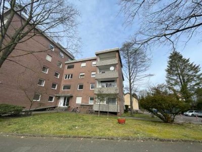 Schöne helle, renovierte 2-Zimmer Wohnung mit sonnigem Balkon