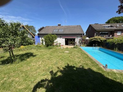 Ein- oder Mehrfamilienhaus mit Gewerbeeinheit, Keller, Pool, Sauna
