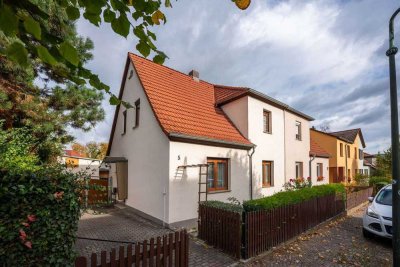 Doppelhaushälfte mit Potenzial und Nebengelass in Camburg