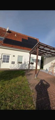 Traumhafte Doppelhaushälfte - frisch saniert & energieeffizient durch Wärmepumpe und PV Anlage