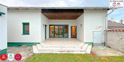 RESERVIERT! Ausbaufähiges Einfamilienhaus mit Pool + saniertes Nebengebäude mit zwei separaten Wohneinheiten