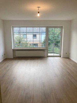 Helle 3-Zimmer-Wohnung mit Balkon und Tiefgarage in Bargteheide