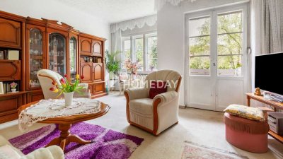 Charmante 2-Zimmer-Wohnung mit Loggia im denkmalgeschützten Altbau