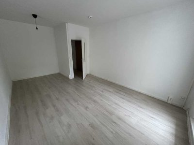 Ideal als erste eigene Wohnung! Helle 1-Zimmer-Wohnung mit Balkon!