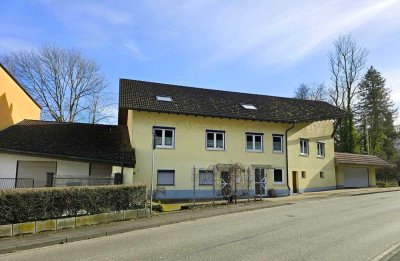 Großzügiges Gebäudeensemble (2 Häuser/Bezugsfrei) in Teningen!