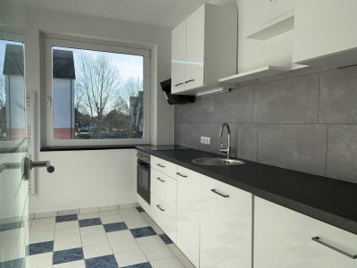Moderne 3 Zimmer Wohnung mit EBK, Laminatboden, Balkon