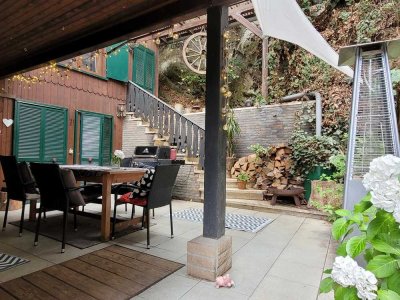 MANNELLA *Alt und neu harmonisch kombiniert* Stilsicher modernisiertes Haus für Individualisten