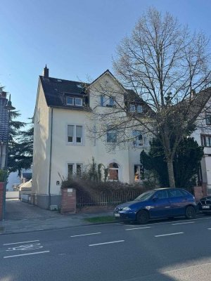 Stilvolle Altenvilla über drei Etagen – Kapitalanlage mit Wohnung zur Selbstnutzung