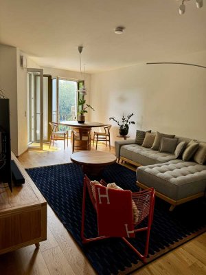 Ready-to-Live 4,5 Room w/ High-End Interior & Fitted Kitchen in Neuehrenfeld (Furnitures must stay)