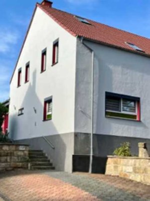 Doppelhaushalte mit Anbau, Einbauküche und traumhaften Garten!!!