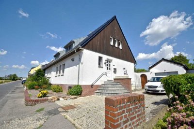 *Stolberg-Donnerberg* Schöne Doppelhaushälfte mit großem Garten und Garage