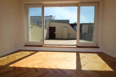 Exklusive Penthouse Wohnung im Samariterkiez - 3 Zimmer möglich, 133qm Wohnfläche, 44qm Terrassen