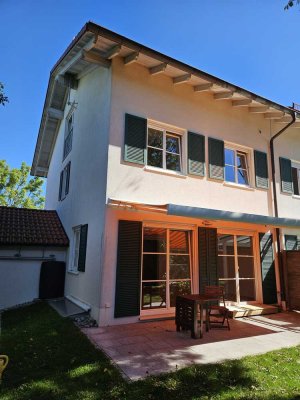 Zentrale 5-Zimmer-Doppelhaushälfte mit EBK in Holzkirchen