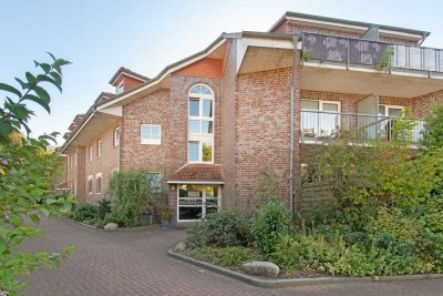 Wohnen im grünen Norderstedt – Charmante 3-Zimmer Dachgeschosswohnung mit Balkon