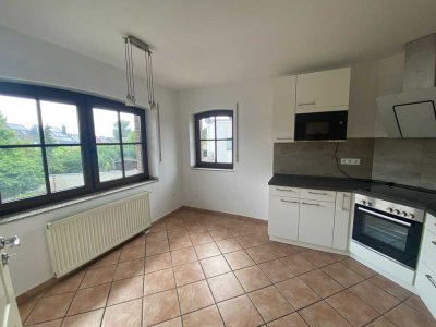 Top Rheinlage in Alt- Lörick 2-Zimmer-Wohnung, EBK, Balkon