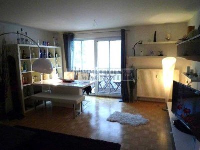 Nähe Galgenberg : sonnige 2 Zimmer Wohnung mit Südbalkon inklusive zwei Garagen