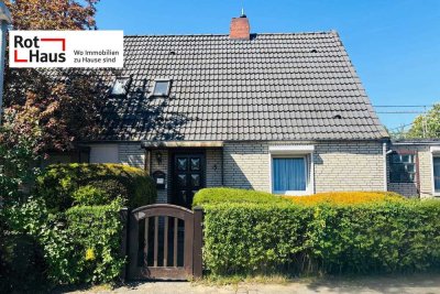 Platz für Ihre Ideen: Doppelhaushälfte mit Potenzial und großem Grundstück