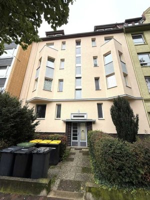 Altbau-Charme Nordstadt: 2-ZKB, Balkon inkl. Einbauküche